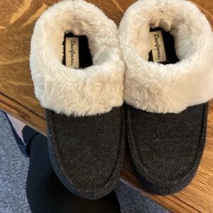 Dearfoams Women's Charcoal and Cream Slippers